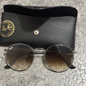 Ray-Ban Black Sunglasses - like new